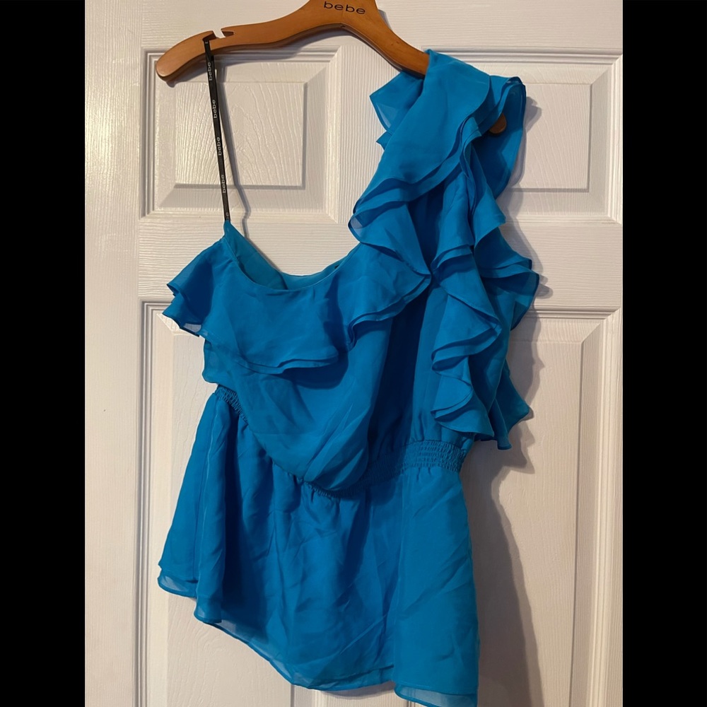 bebe One Shoulder Ruffled Elastic Waist Top, M